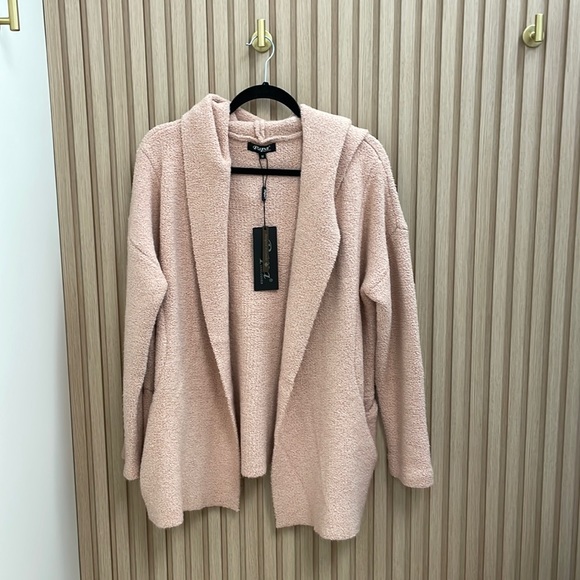 Light pink lounge jacket. - Picture 1 of 2